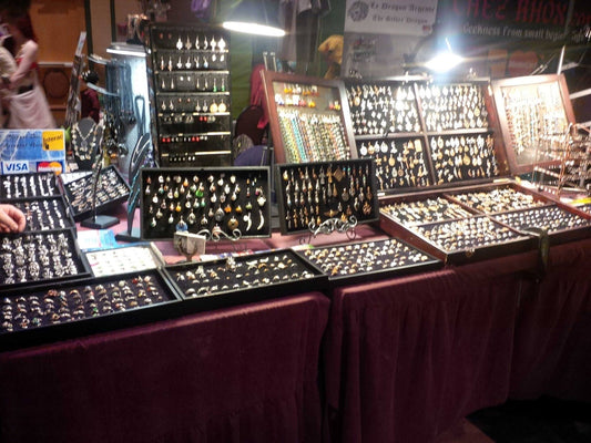 From Local Sales to Niche Cons: My Event Strategy Makeover - Le Dragon Argenté