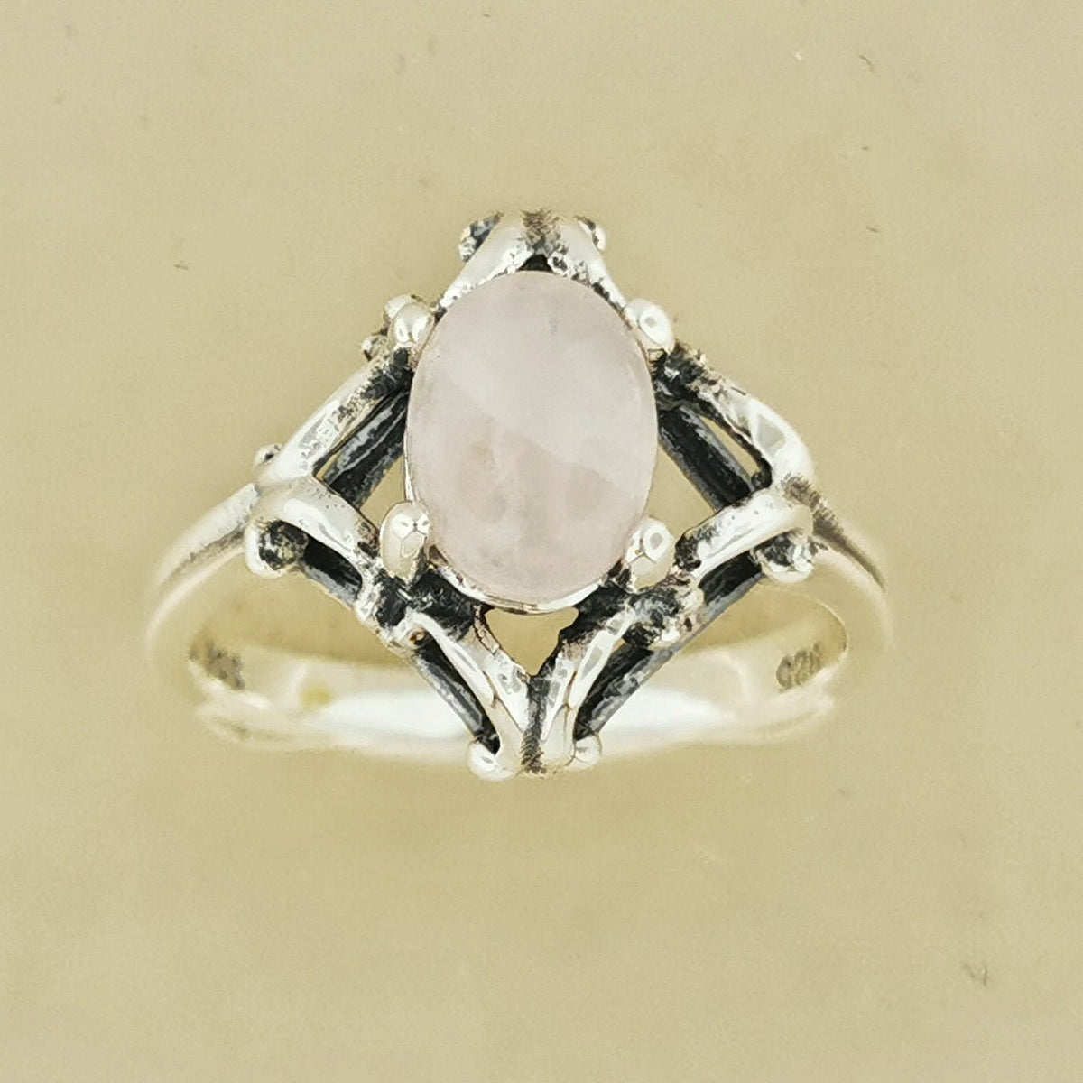 1950's Scrollwork Ring In Sterling Silver With Gemstone - Le Dragon Argenté