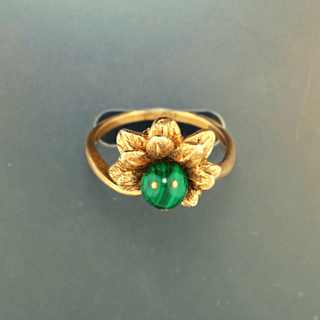 1950s Style Flower Ring with Gemstone Pearl in Sterling Silver or Antique Bronze - Le Dragon Argenté