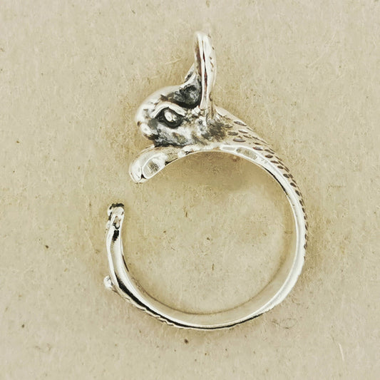 Adjustable bunny rabbit ring by Le Dragon Argenté – cute animal-themed jewellery for nature lovers and whimsical accessory fans.