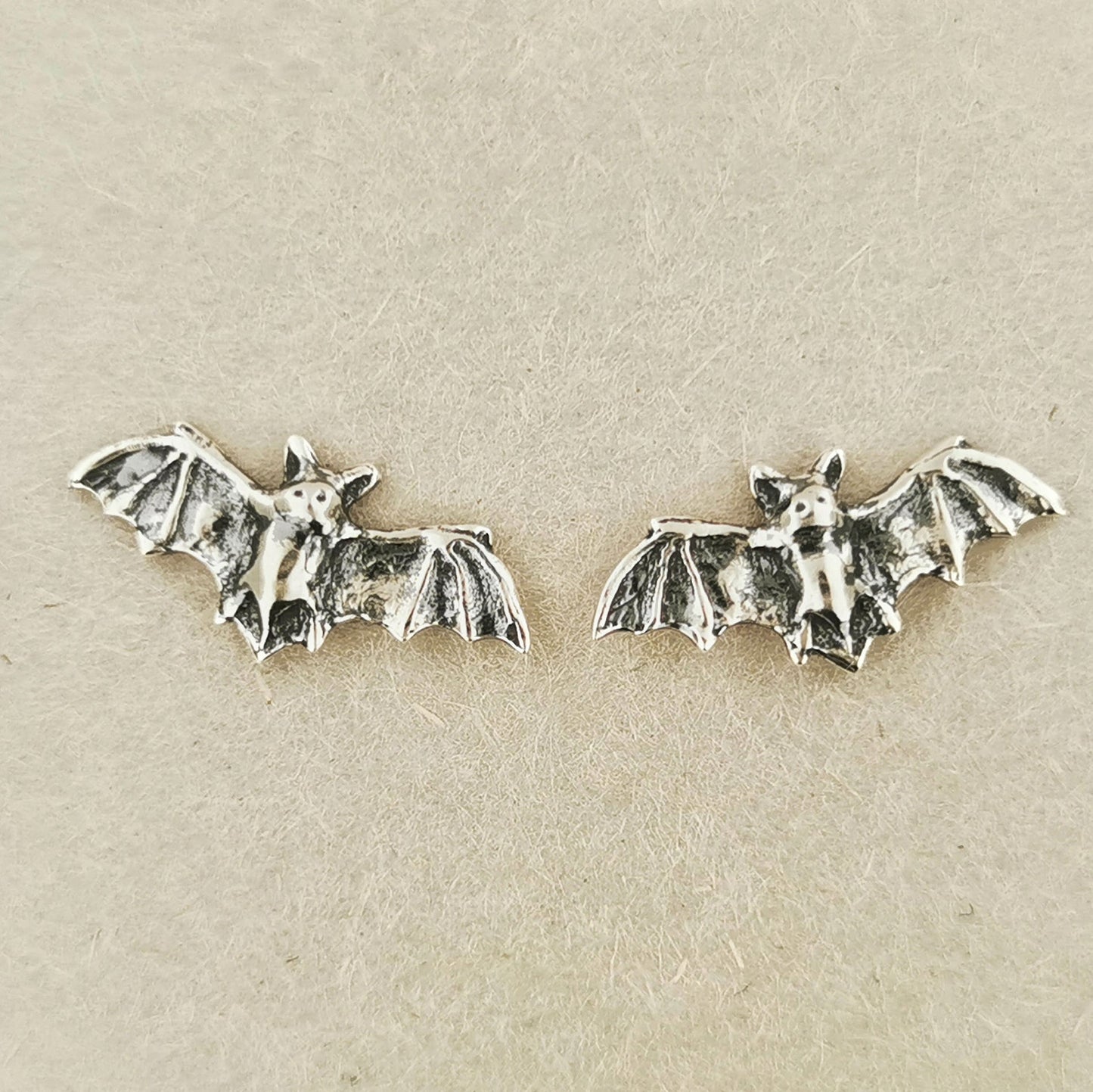 Sterling silver bat stud earrings by Le Dragon Argenté – gothic-inspired handmade jewellery for lovers of fantasy and nocturnal creatures.