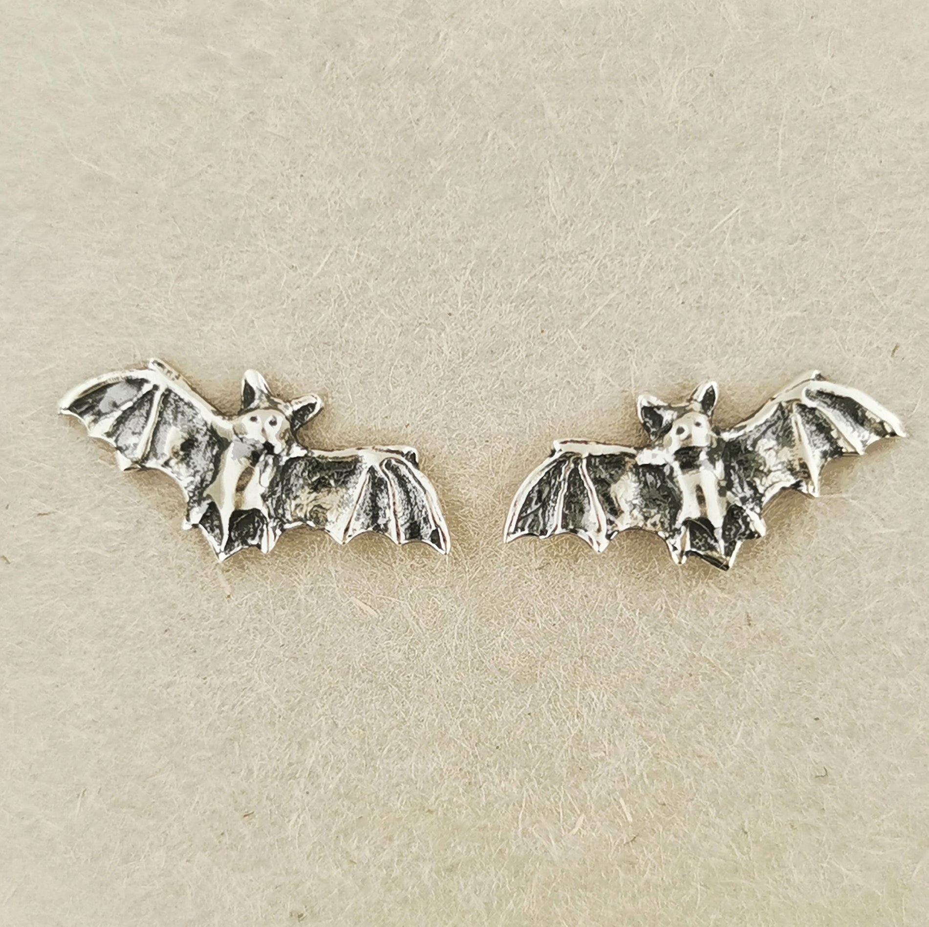 Sterling silver bat stud earrings by Le Dragon Argenté – gothic-inspired handmade jewellery for lovers of fantasy and nocturnal creatures.