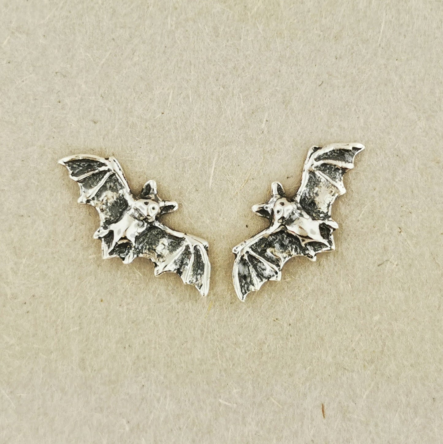 Sterling silver bat stud earrings by Le Dragon Argenté – gothic-inspired handmade jewellery for lovers of fantasy and nocturnal creatures.