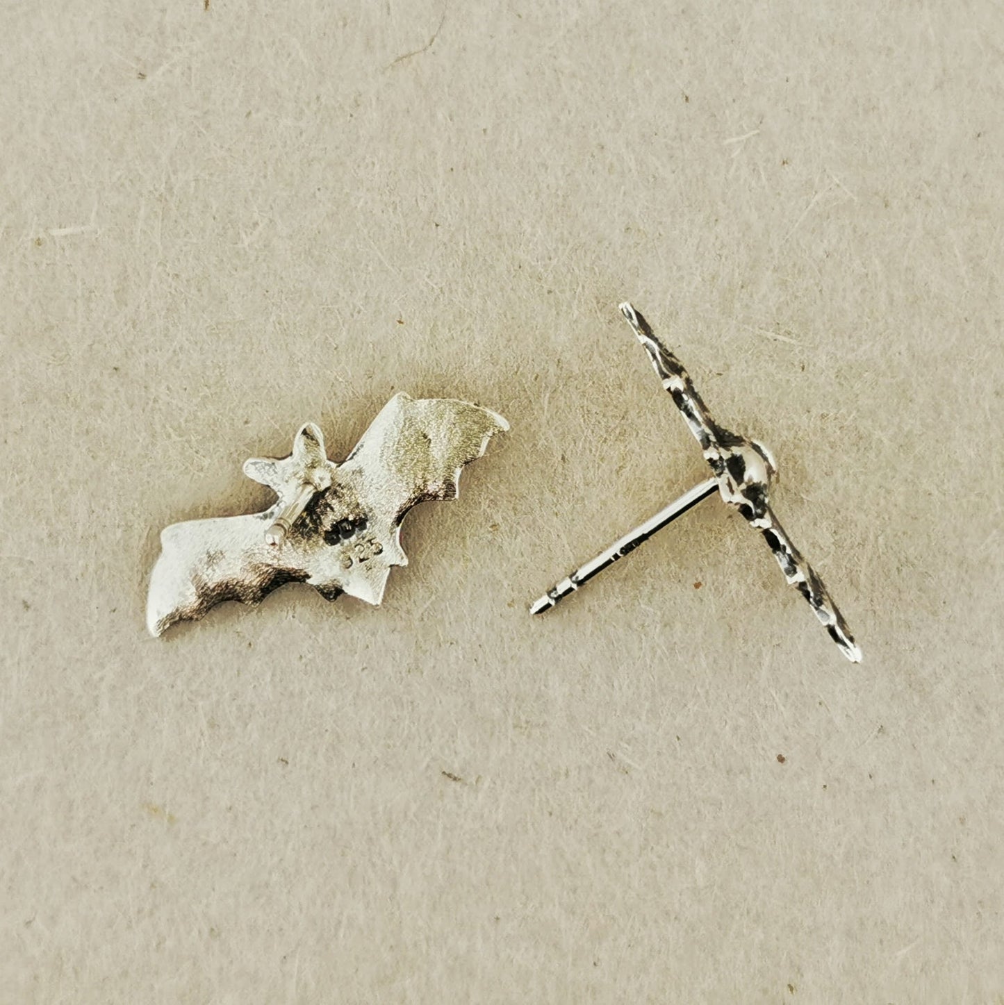 Sterling silver bat stud earrings by Le Dragon Argenté – gothic-inspired handmade jewellery for lovers of fantasy and nocturnal creatures.