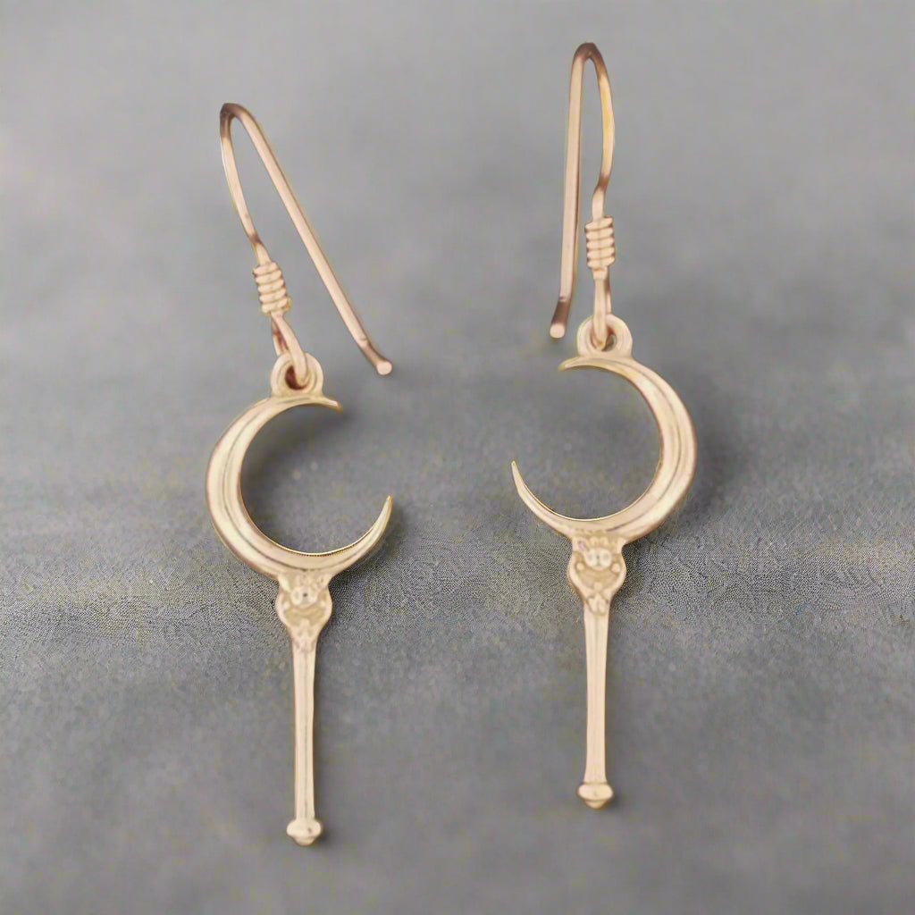 Crescent Moon Wand earrings inspired by Sailor Moon – magical anime jewellery by Le Dragon Argenté.