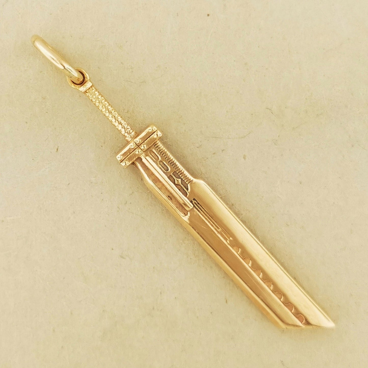 Final Fantasy 7 Advent Children Sword Pendant - Le Dragon Argenté