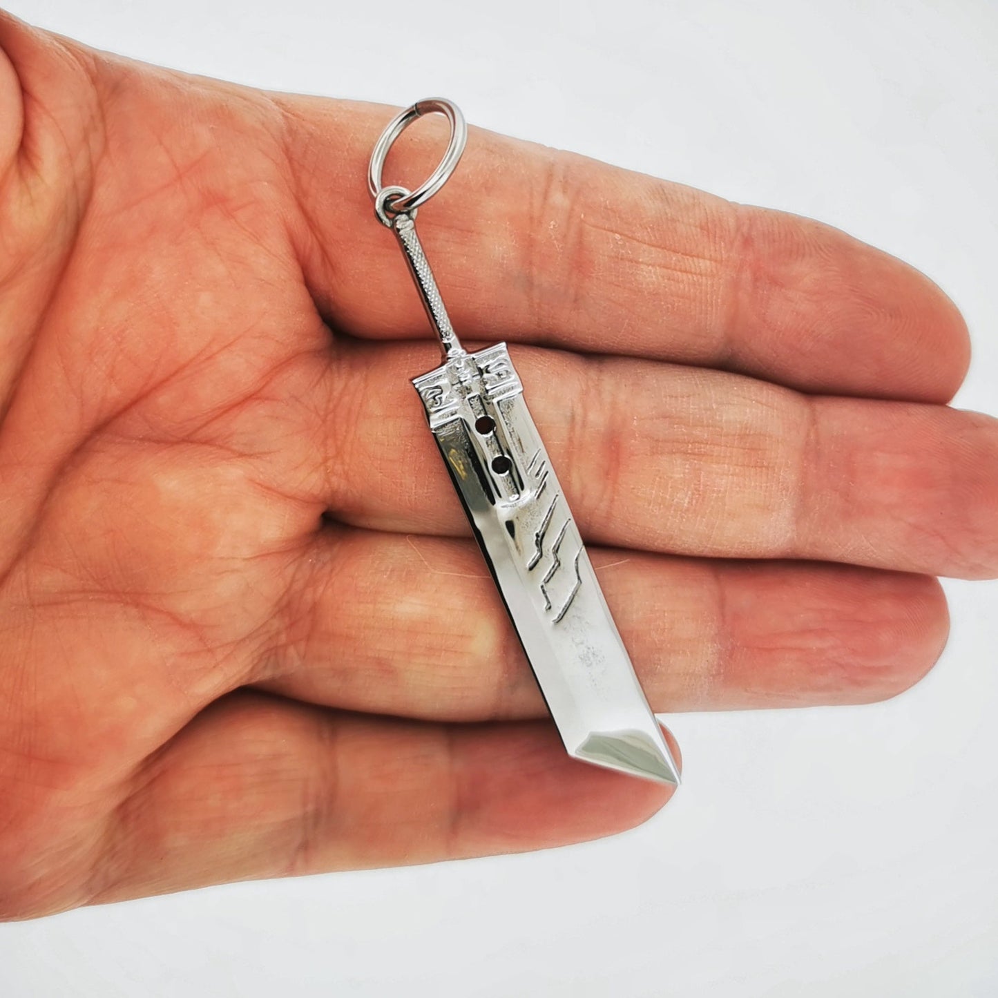 Final Fantasy 7 Buster Sword Pendant - Le Dragon Argenté - Bestseller - cloud strife - cosplay jewelry