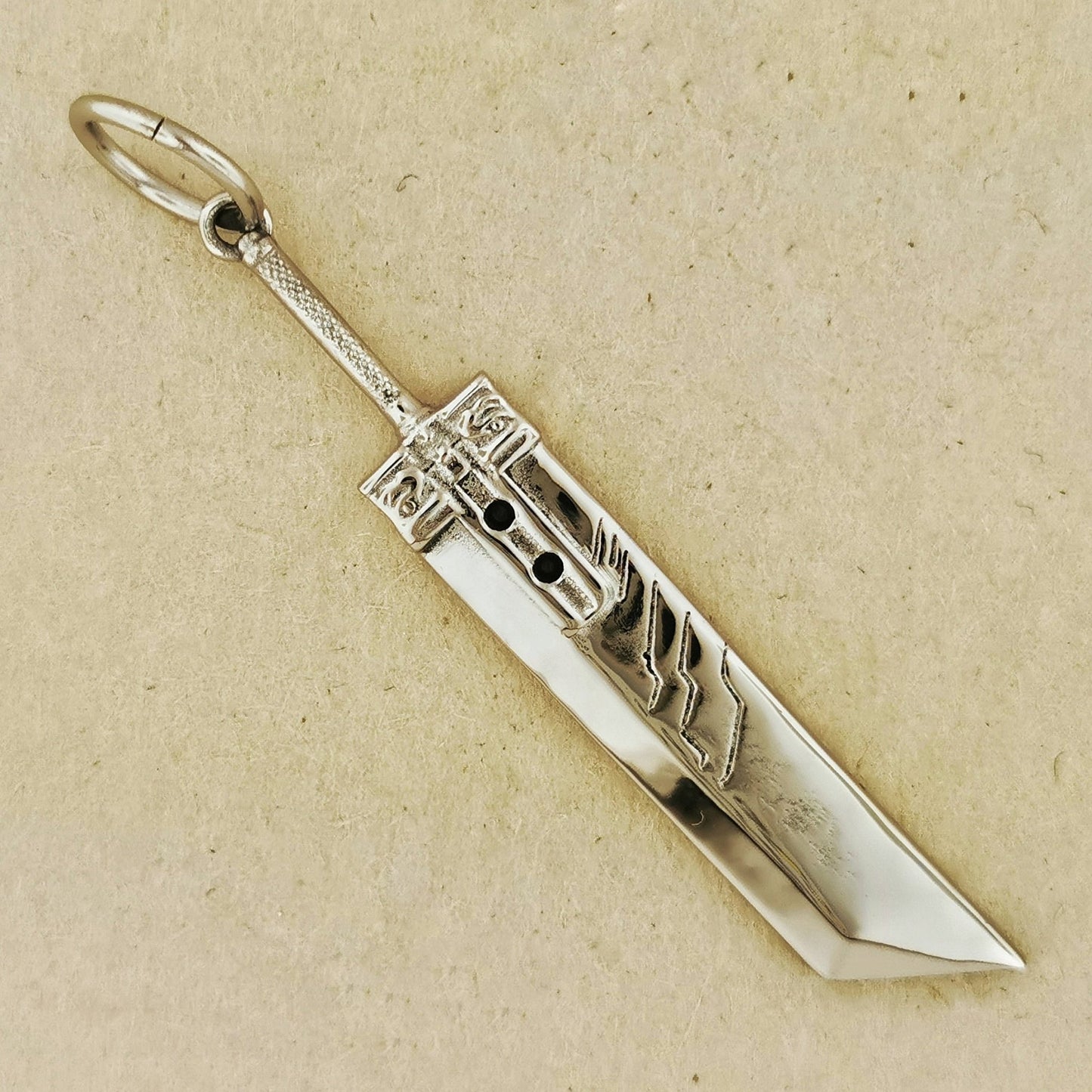 Final Fantasy 7 Buster Sword Pendant - Le Dragon Argenté - Bestseller - cloud strife - cosplay jewelry