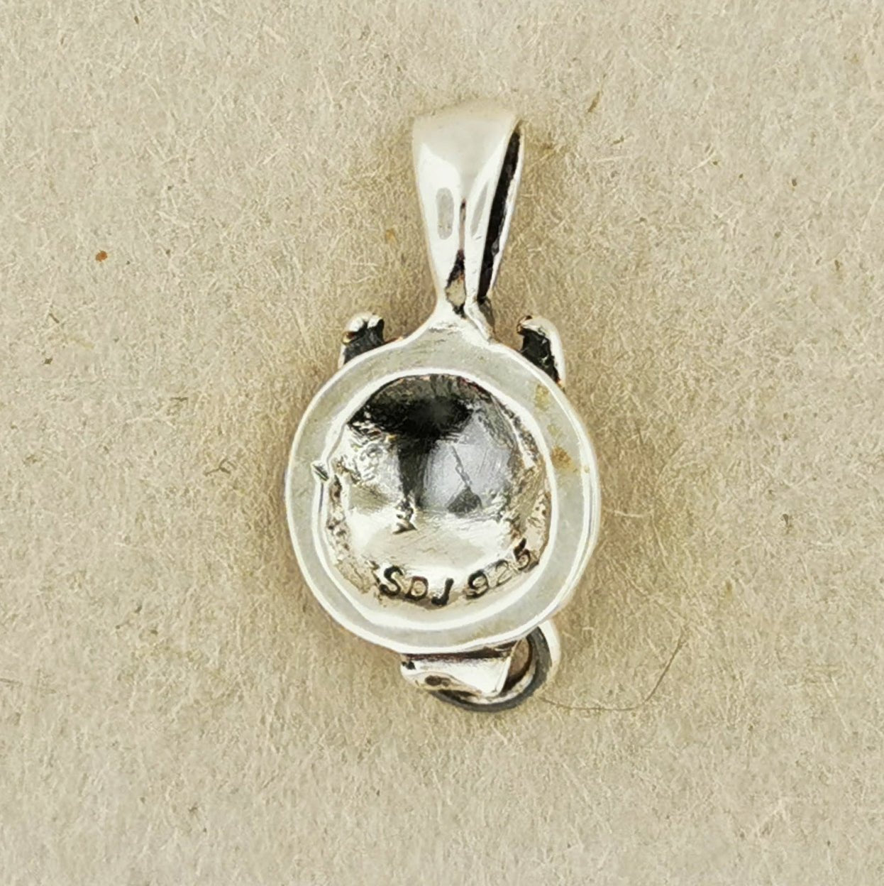 Final Fantasy 7 Fenrir Wolf Charm Pendant - Le Dragon Argenté