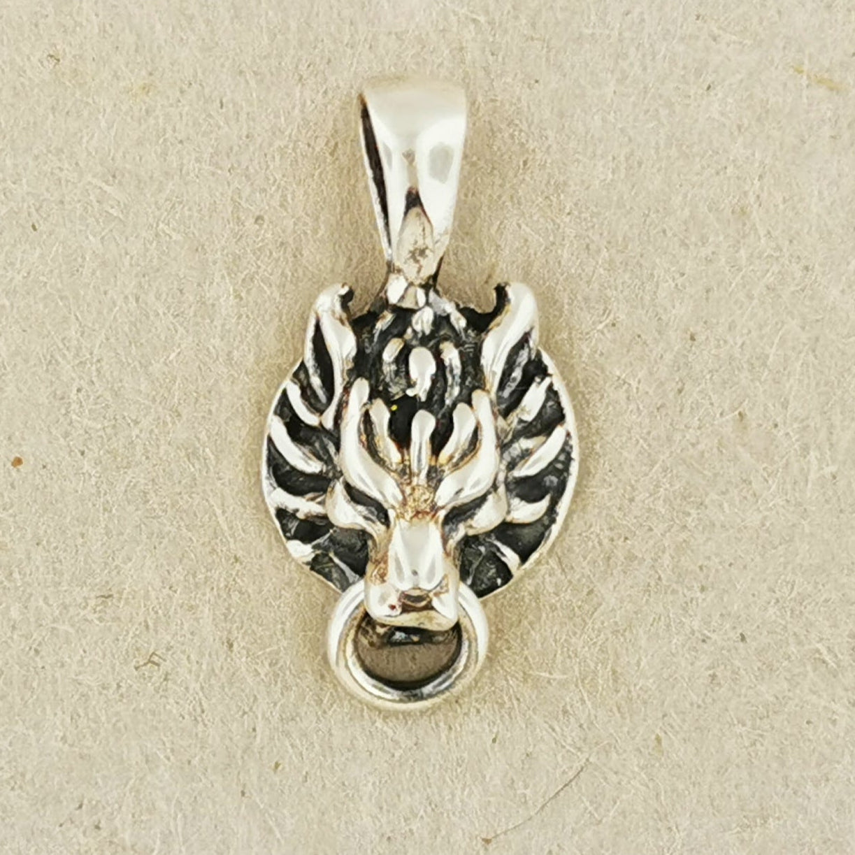 Final Fantasy 7 Fenrir Wolf Charm Pendant - Le Dragon Argenté