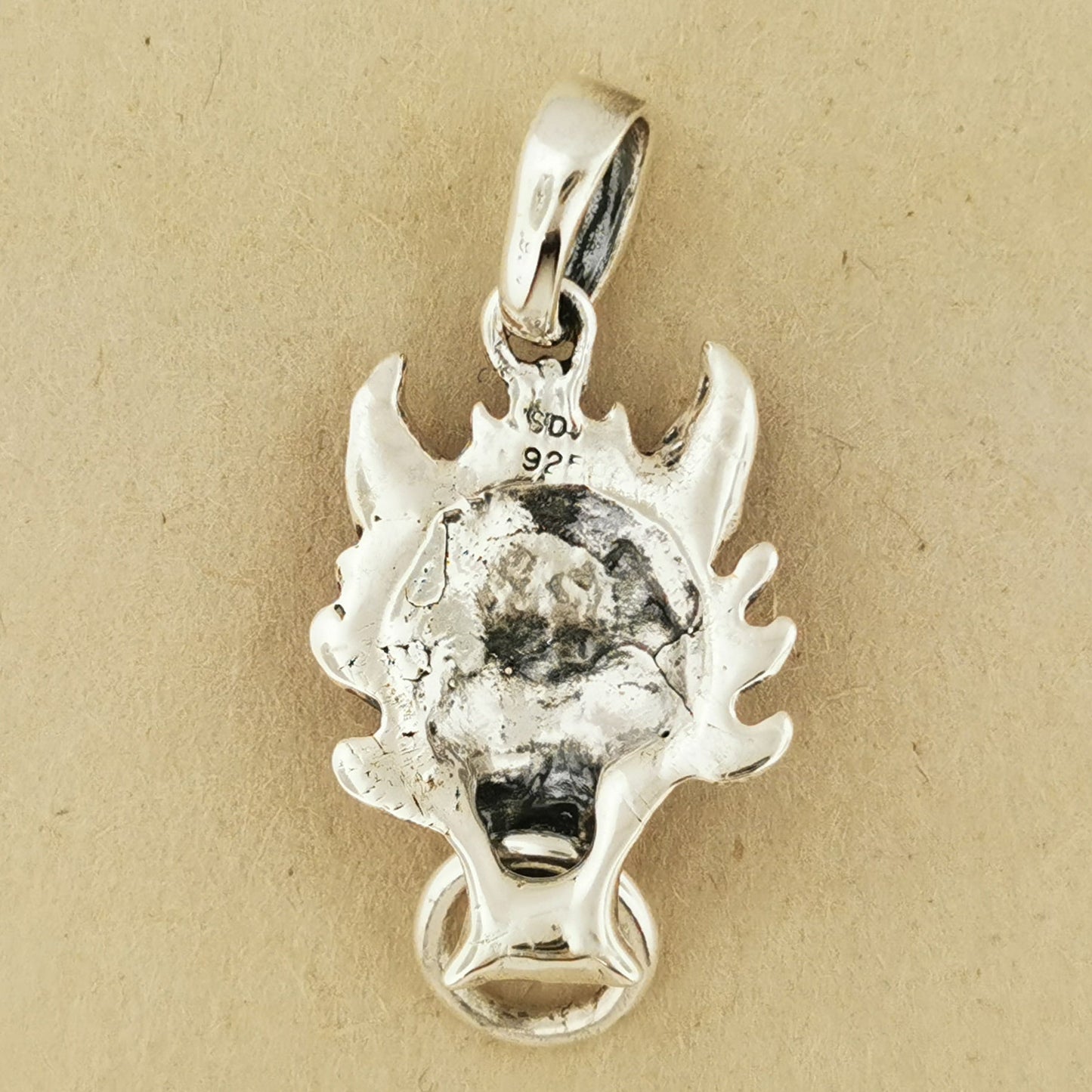 Final Fantasy 7 Fenrir Wolf Pendant - Le Dragon Argenté