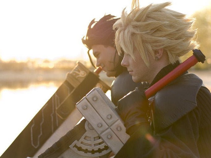 Sterling silver Fenrir wolf stud earrings inspired by Final Fantasy 7, handcrafted gamer jewellery by Le Dragon Argenté.