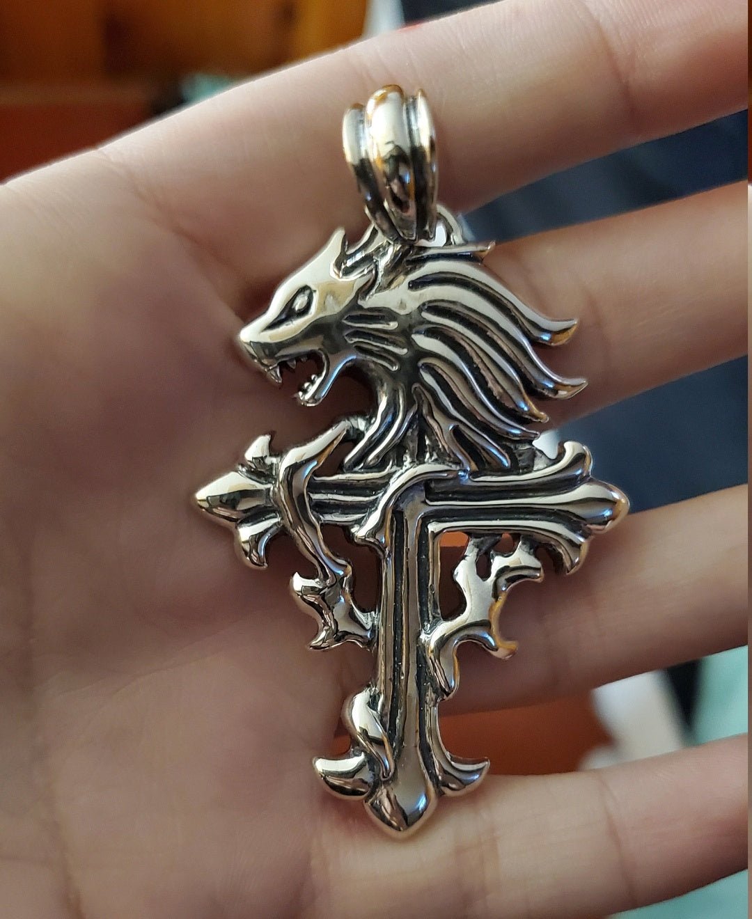 Final Fantasy 8 Squall Griever Pendant in Stainless Steel - Le Dragon Argenté