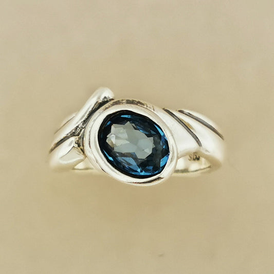 Freeform Geometric Ring with Birthstone in Sterling Silver - Le Dragon Argenté