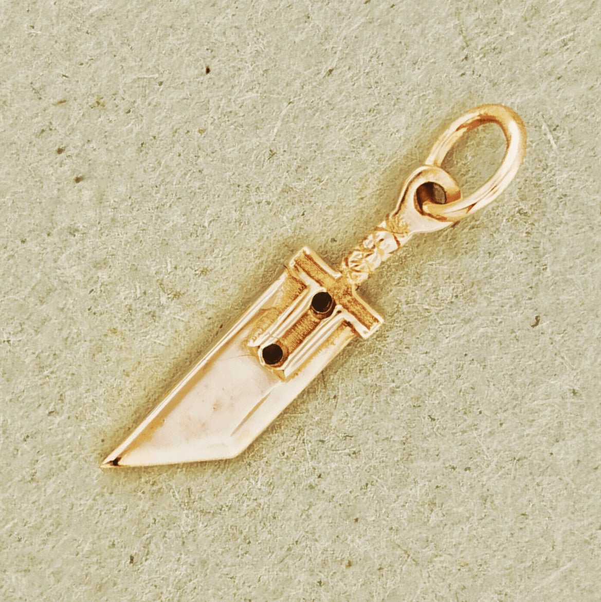 Gold FF7 Small Buster Sword Charm Pendant - Le Dragon Argenté