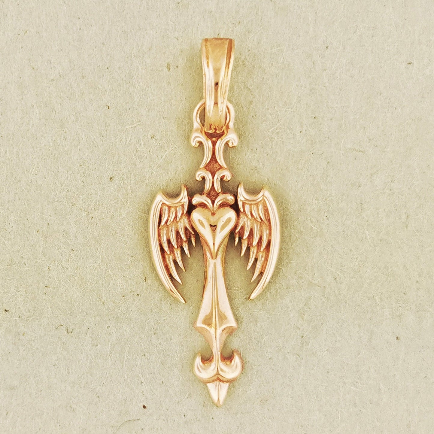 Gold Gothic Winged Heart Pendant - Le Dragon Argenté