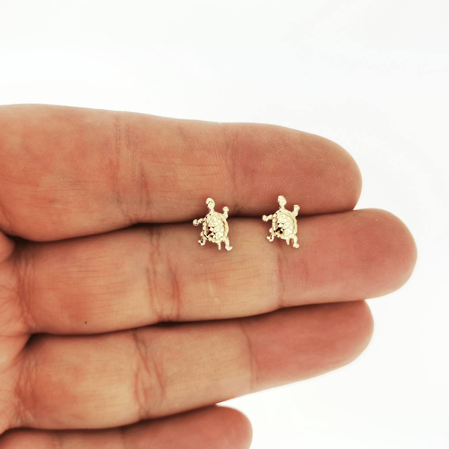 Handmade gold turtle earrings by Le Dragon Argenté available in 10k 14k or 18k solid yellow pink or white gold.