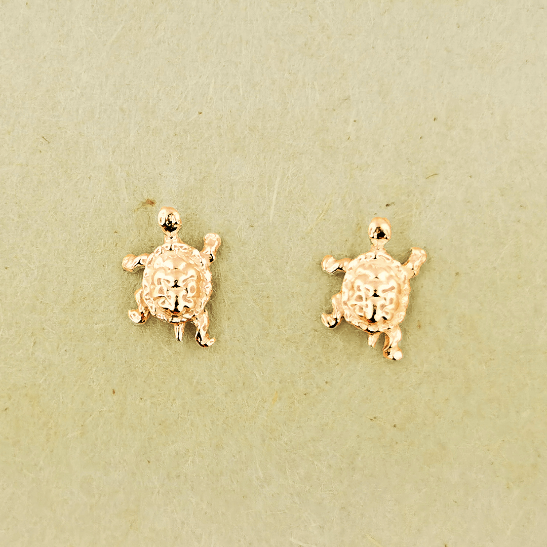 Handmade gold turtle earrings by Le Dragon Argenté available in 10k 14k or 18k solid yellow pink or white gold.