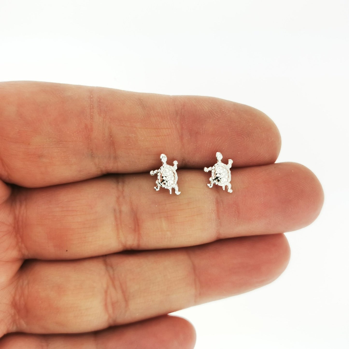 Handmade gold turtle earrings by Le Dragon Argenté available in 10k 14k or 18k solid yellow pink or white gold.