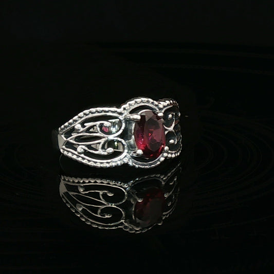 Gothic Style Filigree Ring with Gemstone in Sterling Silver - Le Dragon Argenté