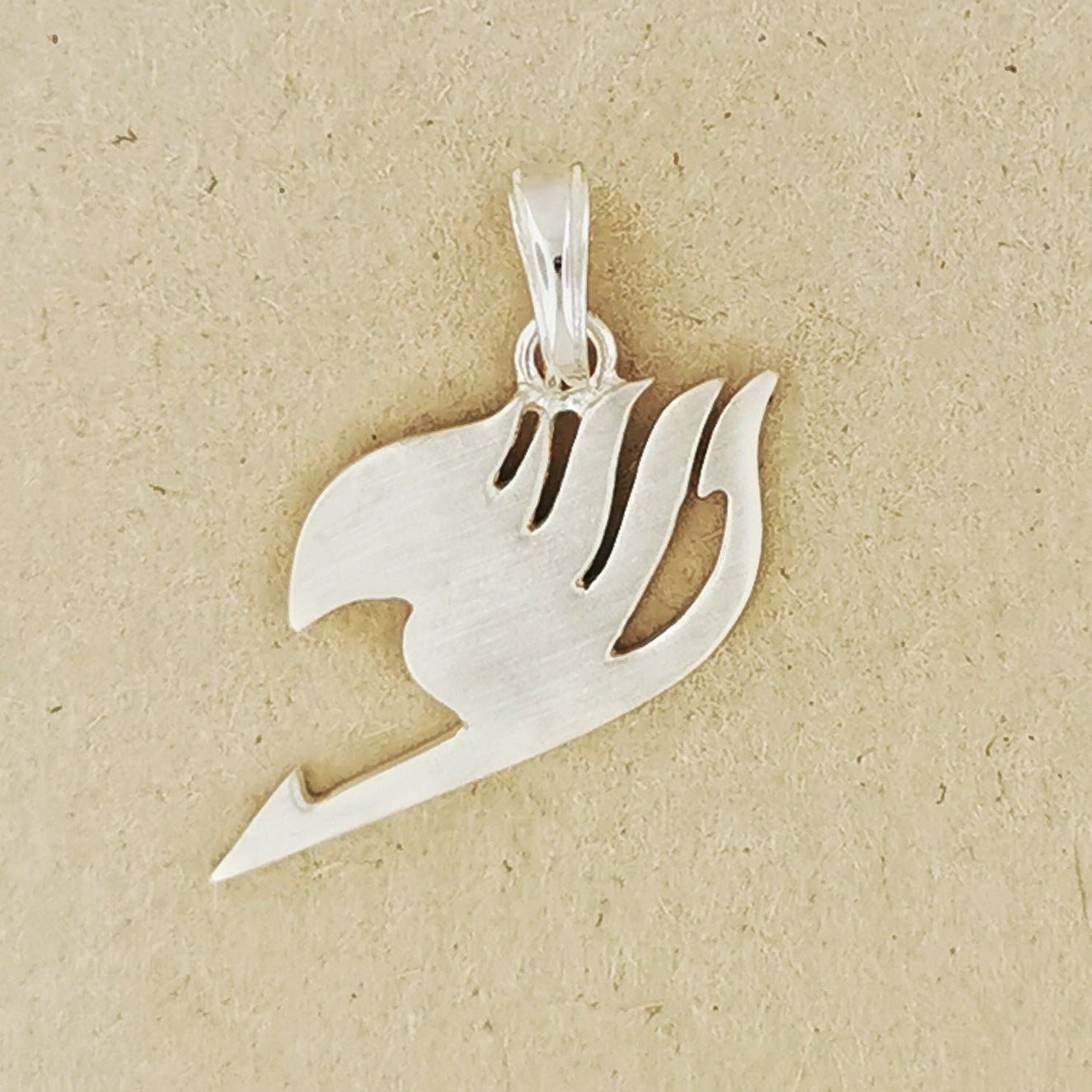 Handmade Fairy Tail Pendant - Le Dragon Argenté