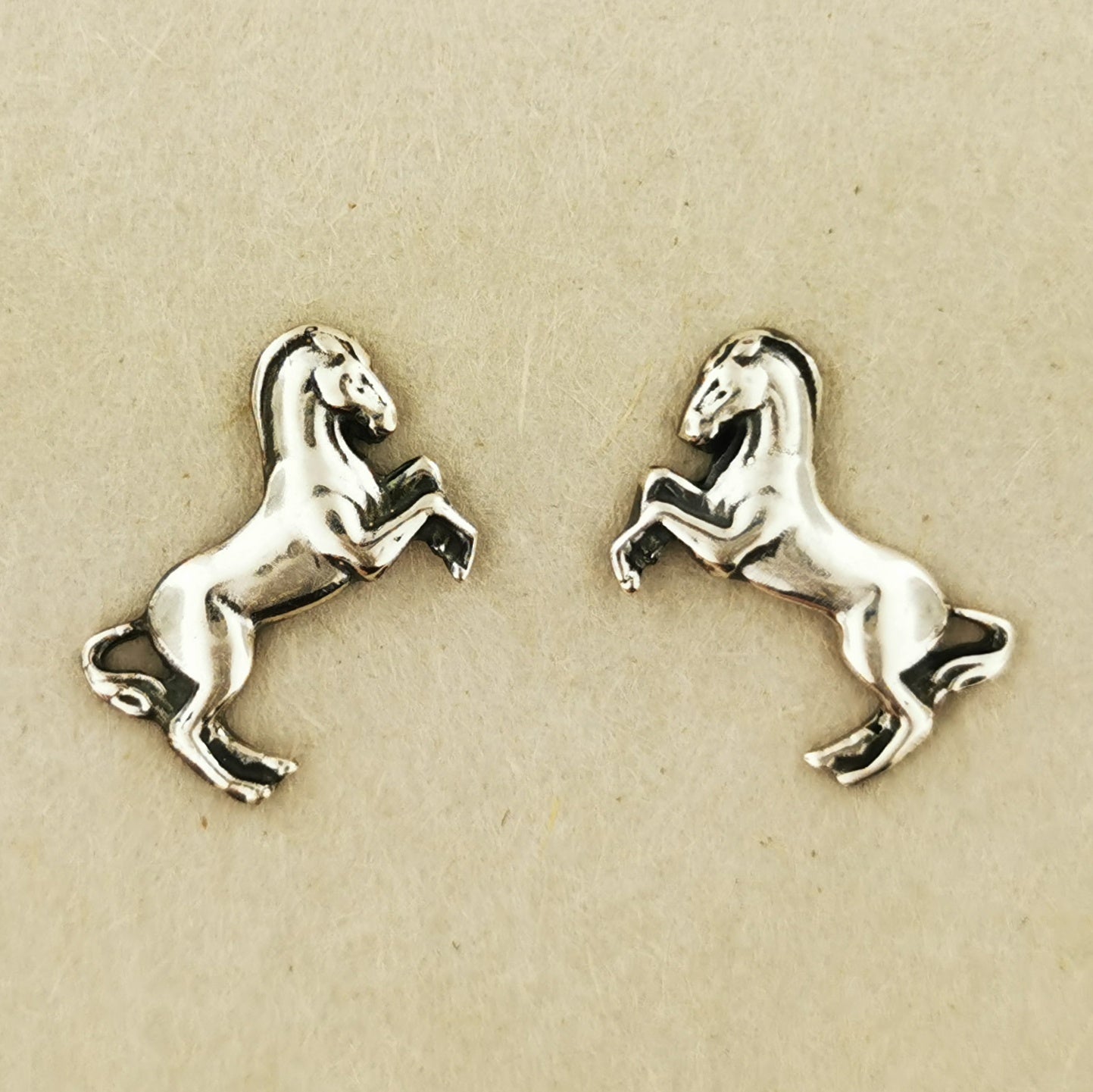 Horse Stud Earrings in Sterling Silver by Le Dragon Argenté – elegant, handcrafted equine design perfect for horse lovers and fans of fantasy-inspired jewellery.