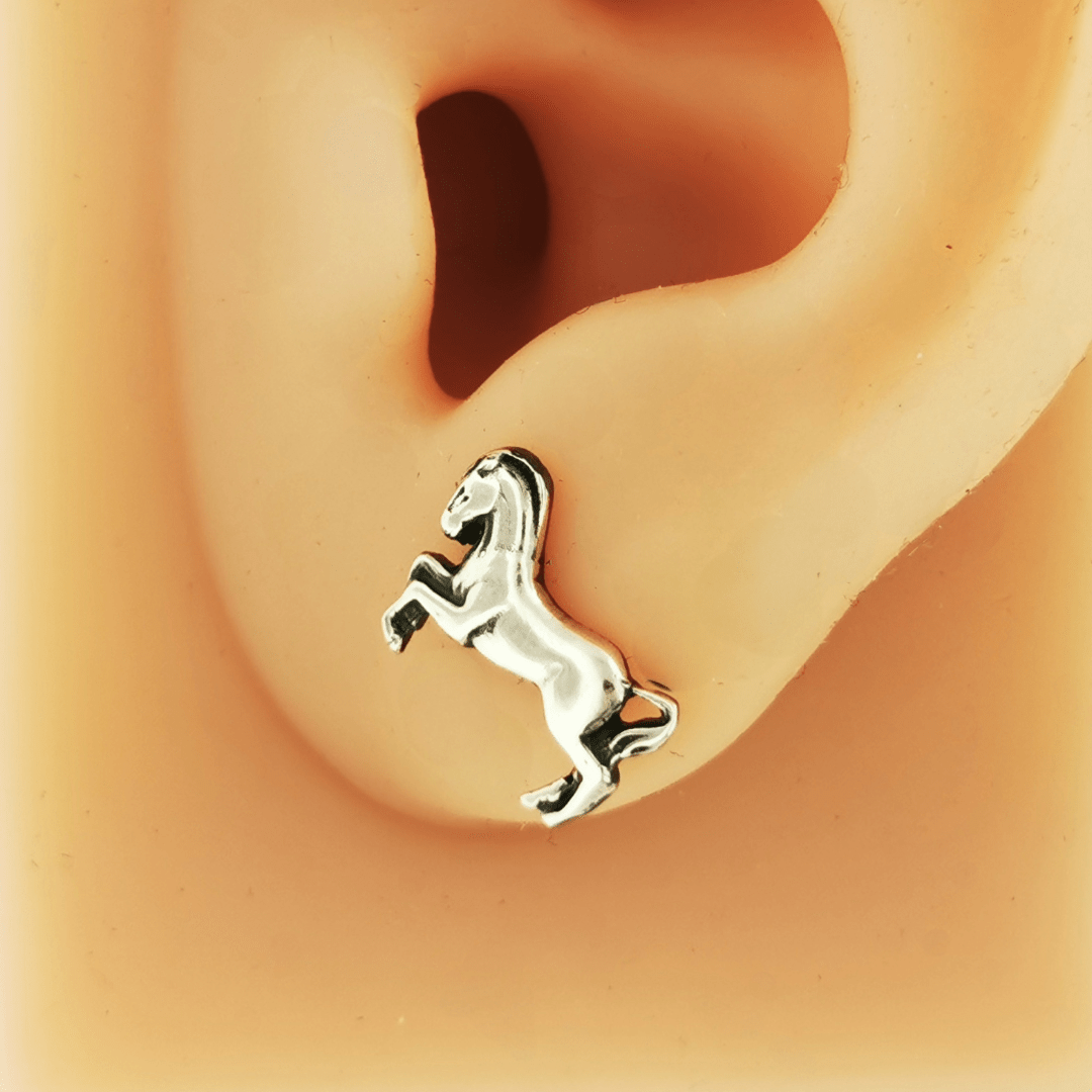 Horse Stud Earrings in Sterling Silver by Le Dragon Argenté – elegant, handcrafted equine design perfect for horse lovers and fans of fantasy-inspired jewellery.