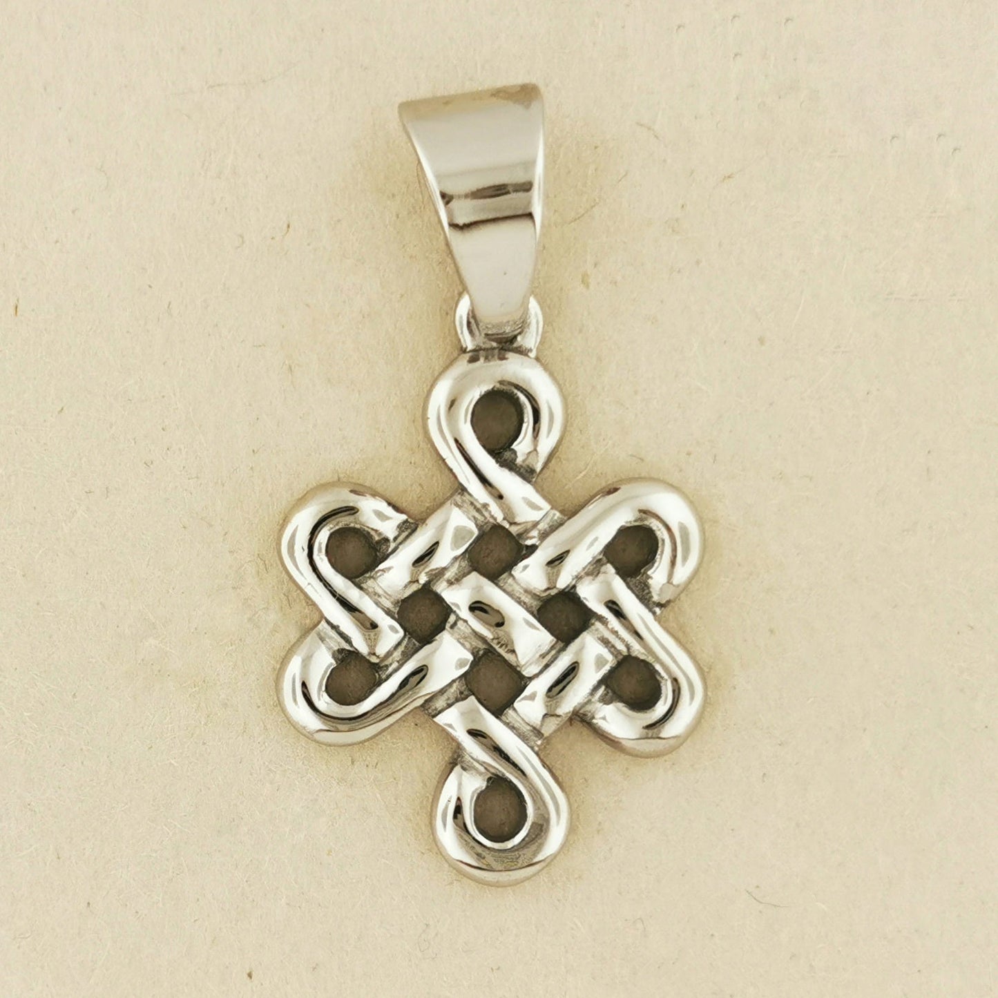 Large Endless Knot Pendant - Le Dragon Argenté