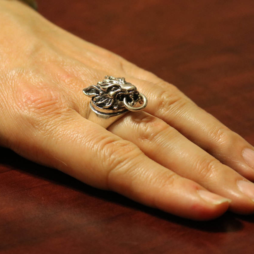 Large Final Fantasy 7 Fenrir Wolf Ring - Le Dragon Argenté
