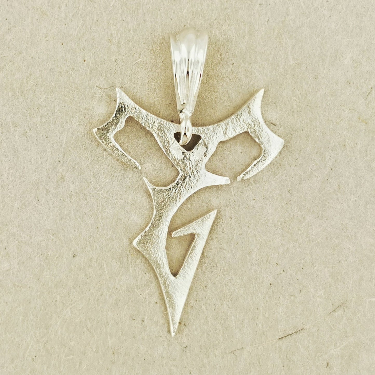 Large Final Fantasy X Tidus Pendant - Le Dragon Argenté