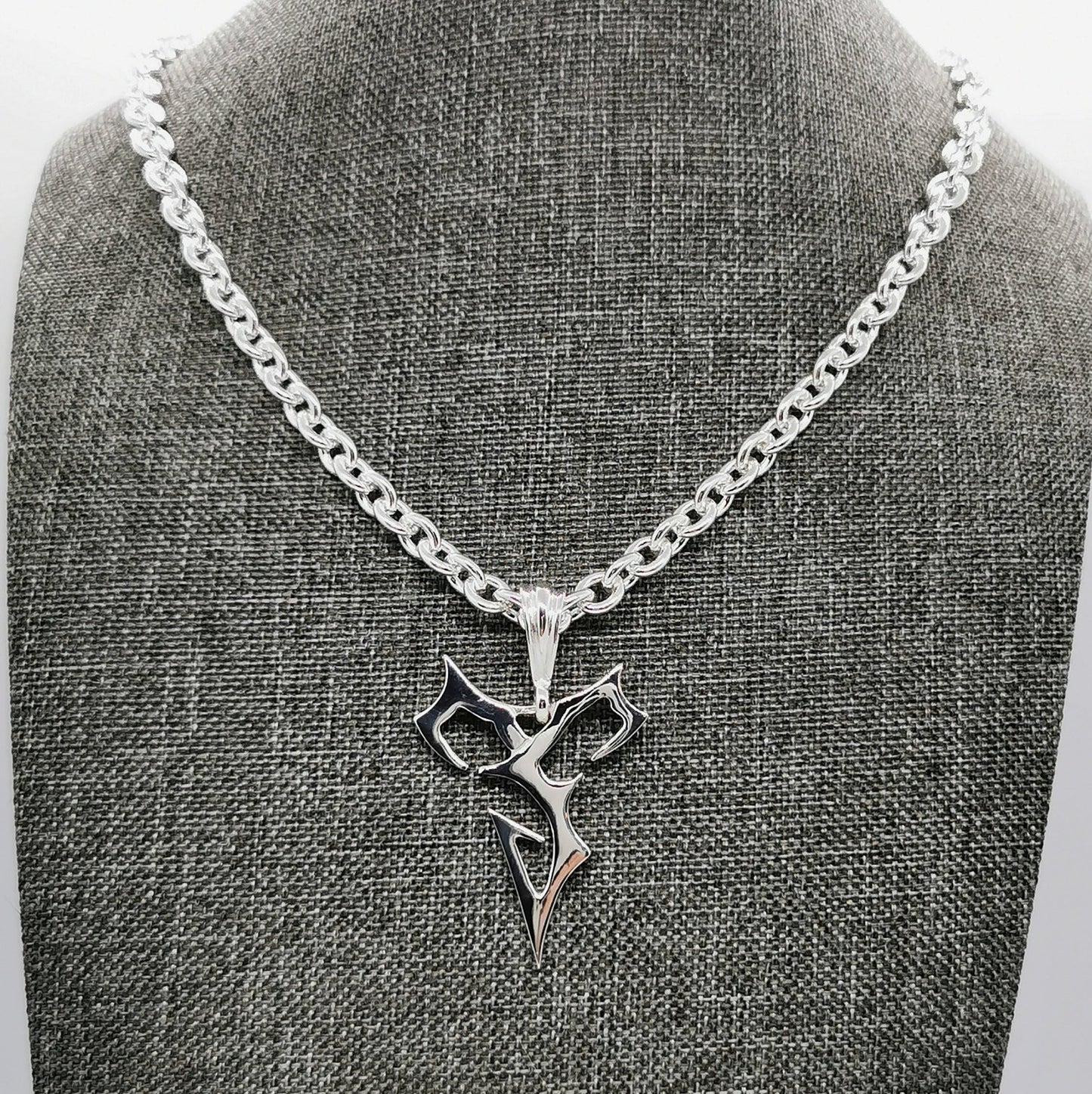 Large Final Fantasy X Tidus Pendant - Le Dragon Argenté