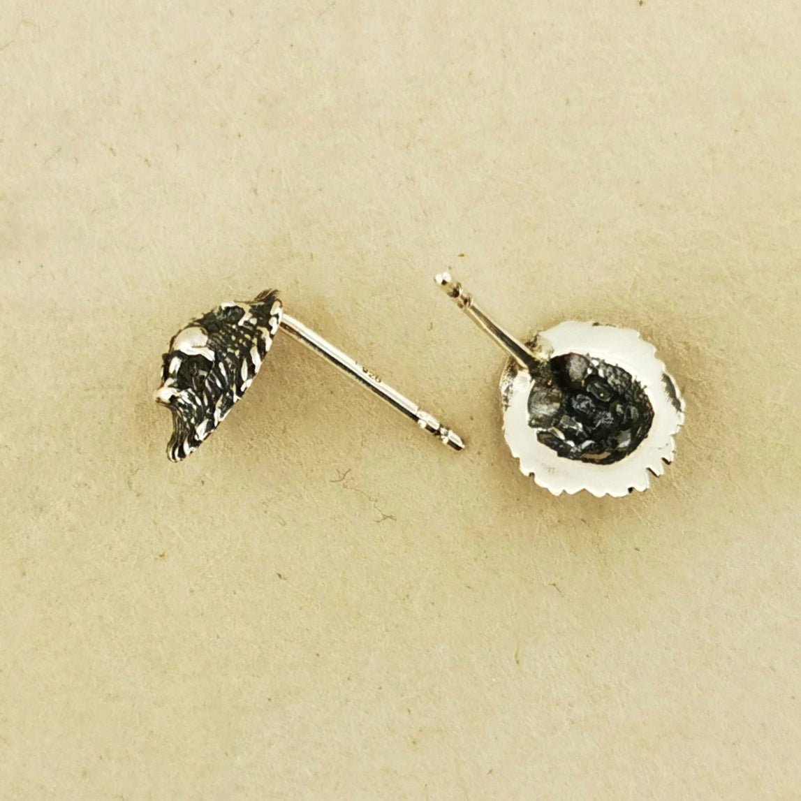 Lion Head Stud Earrings in Sterling Silver by Le Dragon Argenté – bold and detailed feline design perfect for fantasy and animal lovers seeking fierce style.