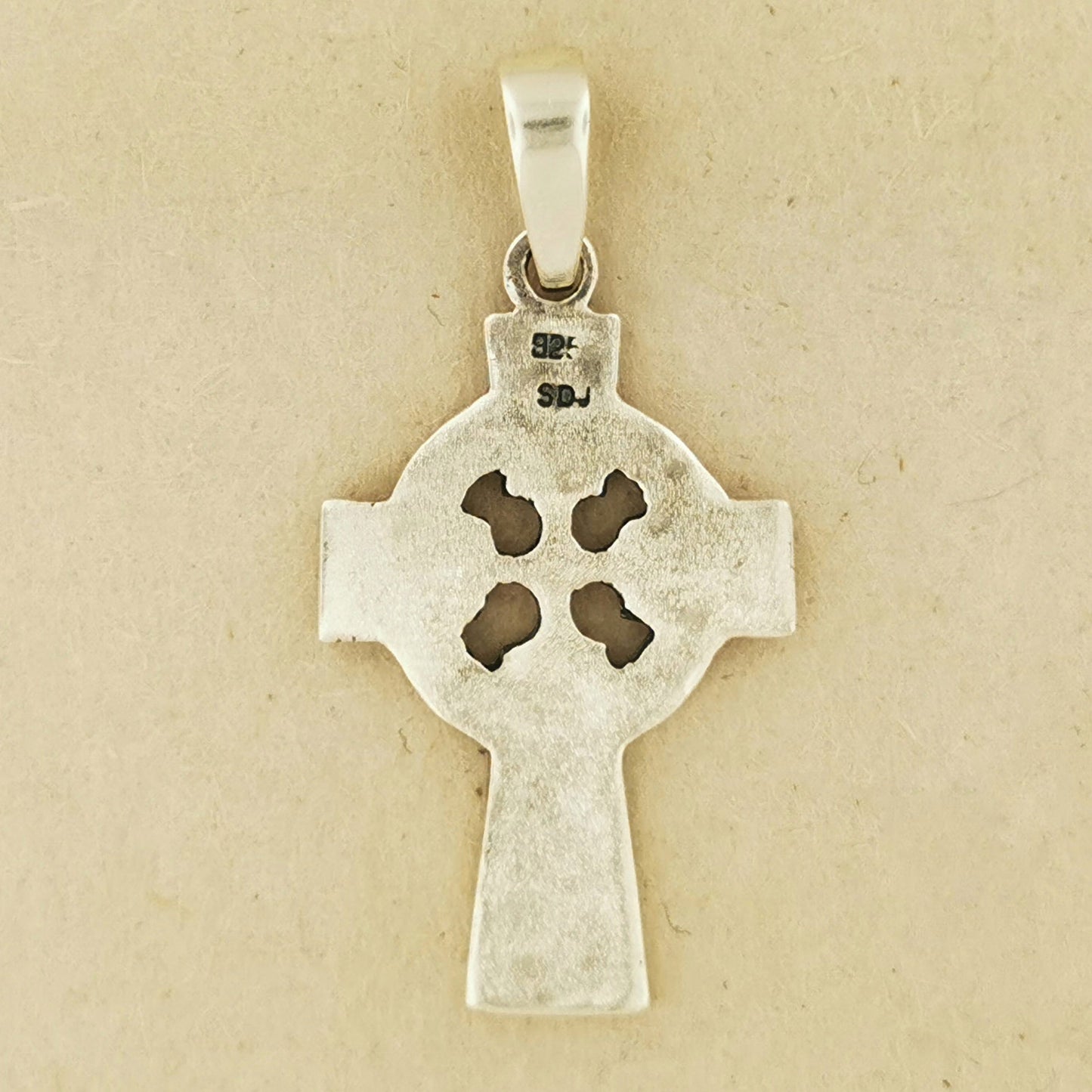 Medium Celtic Cross Pendant - Le Dragon Argenté