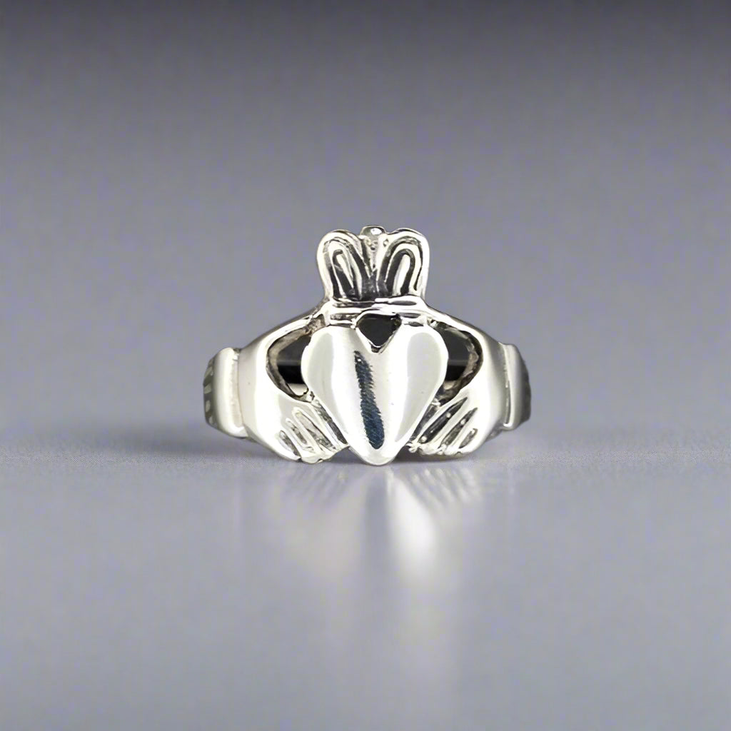 Medium Claddagh Ring in Sterling Silver or Antique Bronze - Le Dragon Argenté