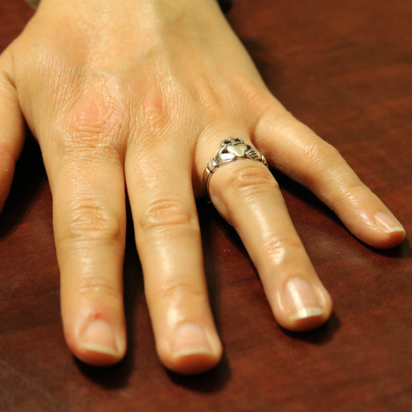 Medium Curled Crown Claddagh Ring in Sterling Silver or Antique Bronze - Le Dragon Argenté