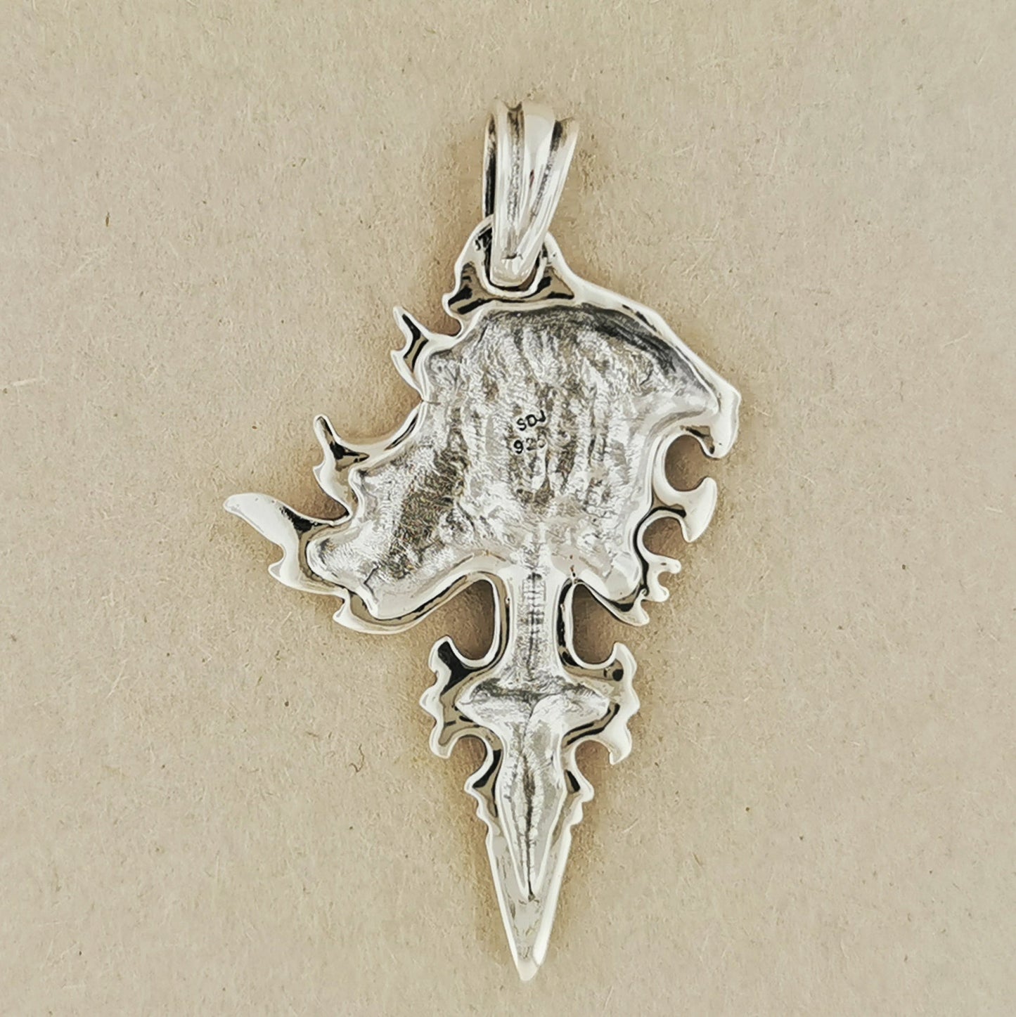 Medium Final Fantasy 8 Squall Griever Pendant - Le Dragon Argenté