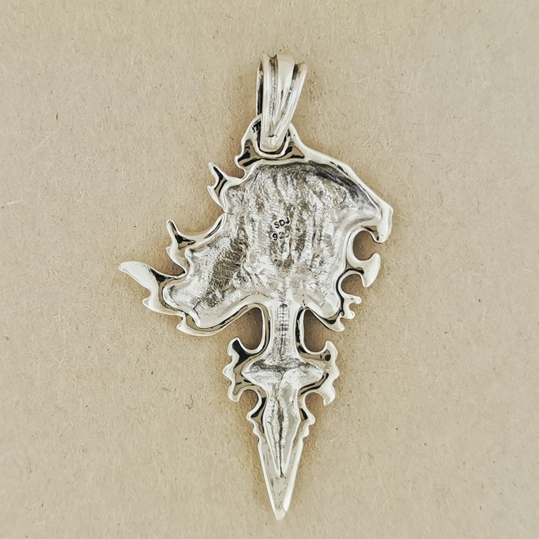 Medium Final Fantasy 8 Squall Griever Pendant - Le Dragon Argenté