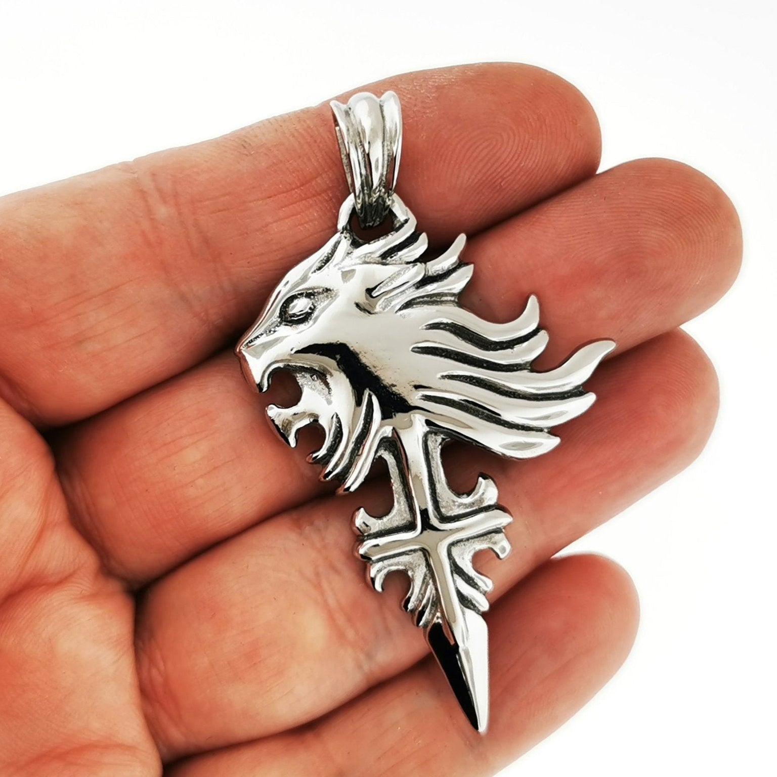 Medium Final Fantasy 8 Squall Griever Pendant - Le Dragon Argenté