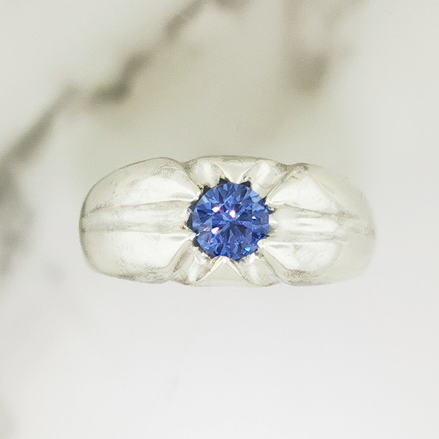 Men’s classic 6-prong gemstone ring in solid .925 sterling silver by Le Dragon Argenté – elegant handcrafted statement ring with customizable gemstone choice, perfect for gothic, fantasy, or artisan jewellery lovers.