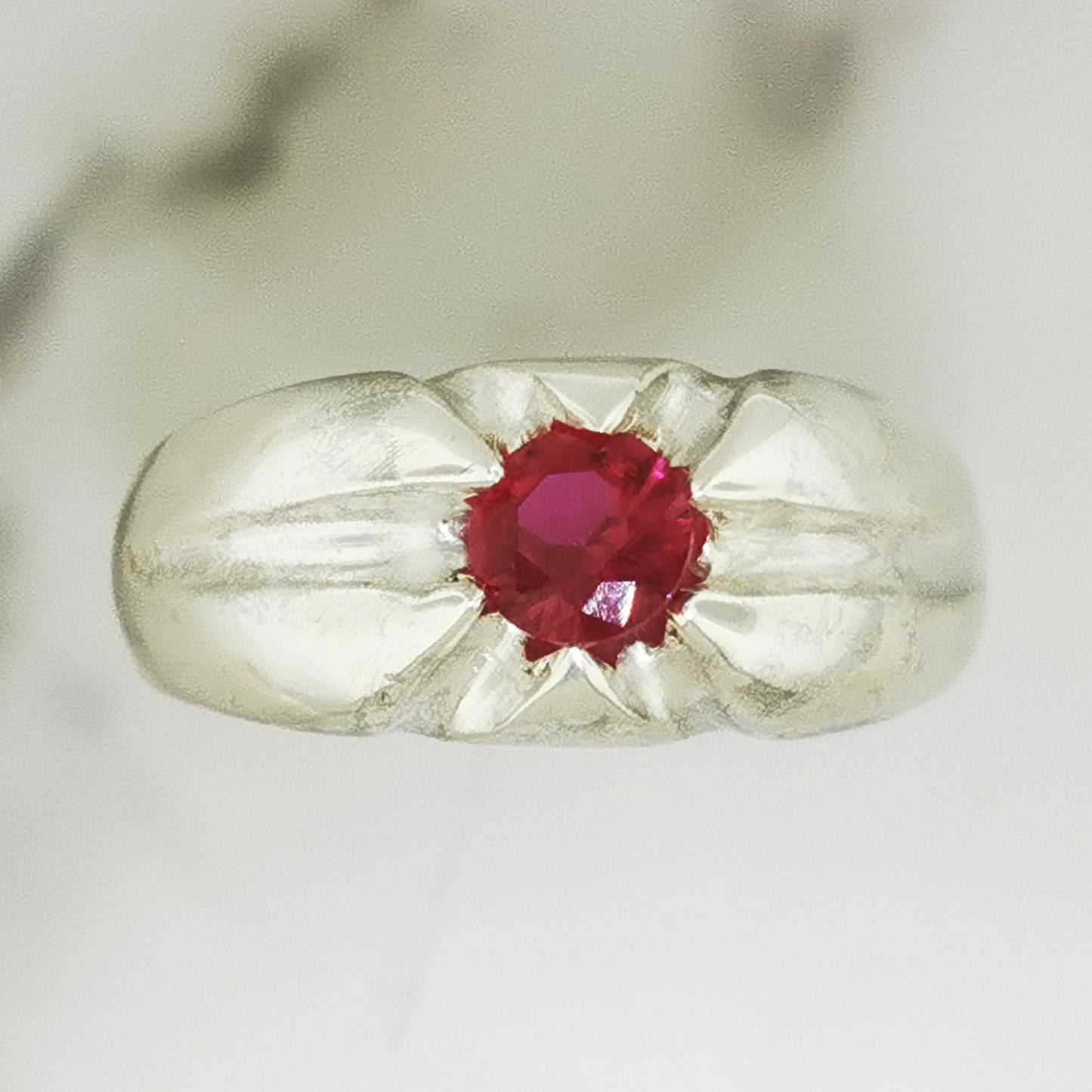 Men’s classic 6-prong gemstone ring in solid .925 sterling silver by Le Dragon Argenté – elegant handcrafted statement ring with customizable gemstone choice, perfect for gothic, fantasy, or artisan jewellery lovers.