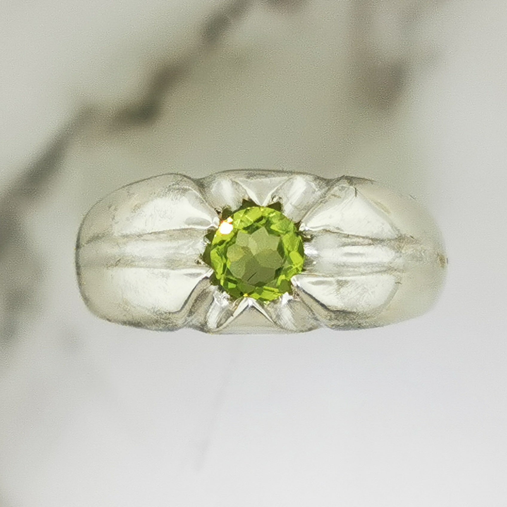 Men’s classic 6-prong gemstone ring in solid .925 sterling silver by Le Dragon Argenté – elegant handcrafted statement ring with customizable gemstone choice, perfect for gothic, fantasy, or artisan jewellery lovers.