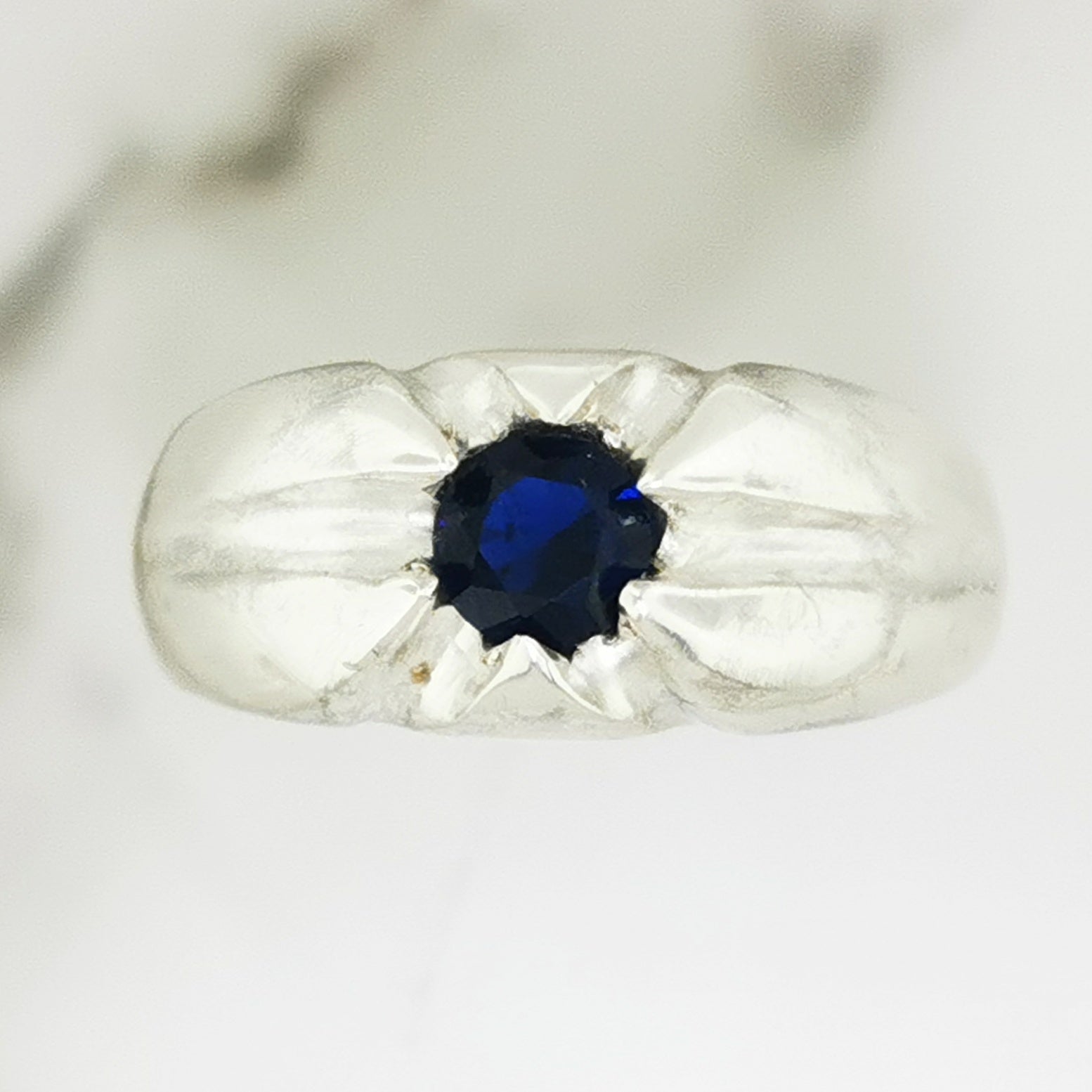 Men’s classic 6-prong gemstone ring in solid .925 sterling silver by Le Dragon Argenté – elegant handcrafted statement ring with customizable gemstone choice, perfect for gothic, fantasy, or artisan jewellery lovers.