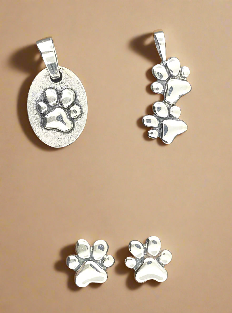 Paw Print Medallion in Sterling Silver or Antique Bronze - Le Dragon Argenté