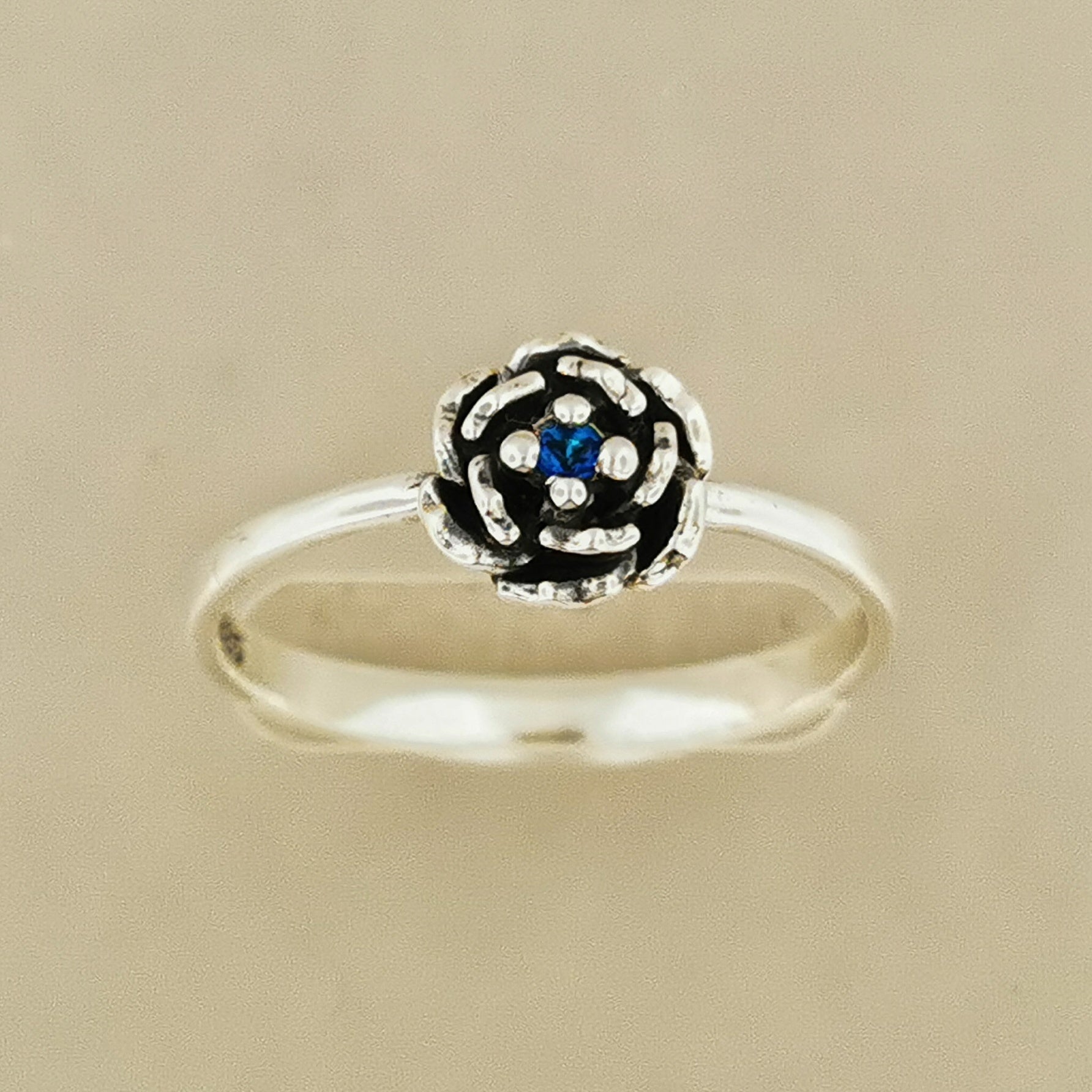Small Rose Ring with Gemstone in Sterling Silver - Le Dragon Argenté