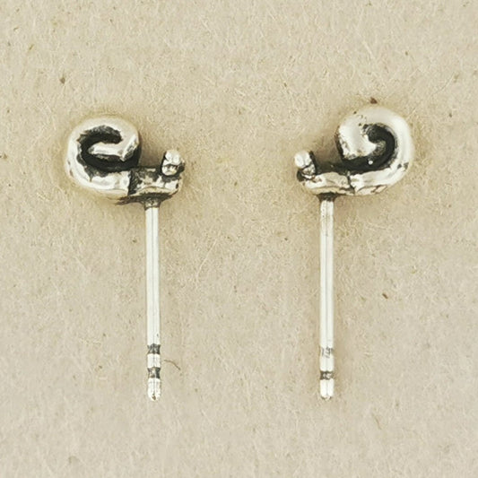 Whimsical Sterling Silver Snail Stud Earrings for Nature Lovers – Le Dragon Argenté