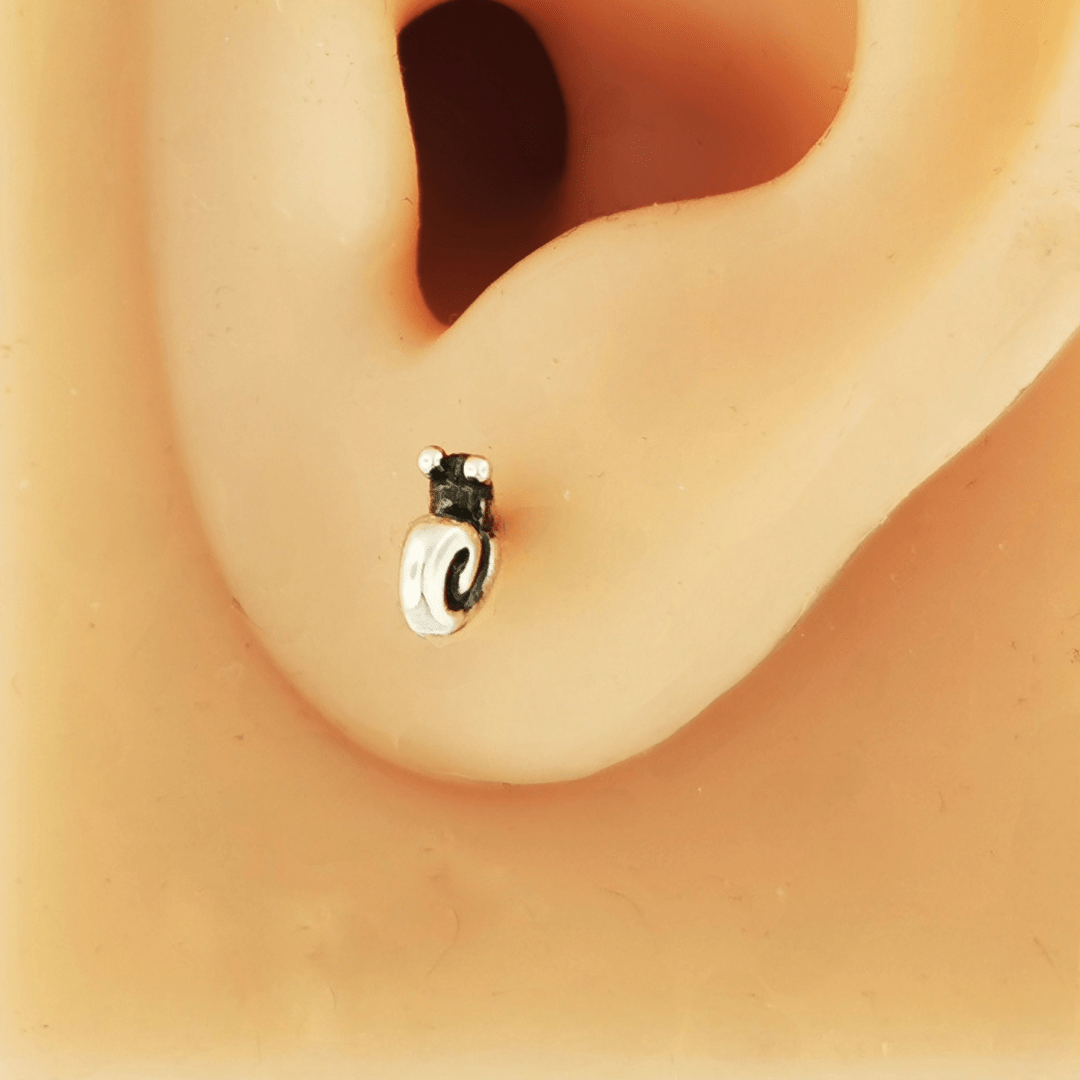 Whimsical Sterling Silver Snail Stud Earrings for Nature Lovers – Le Dragon Argenté
