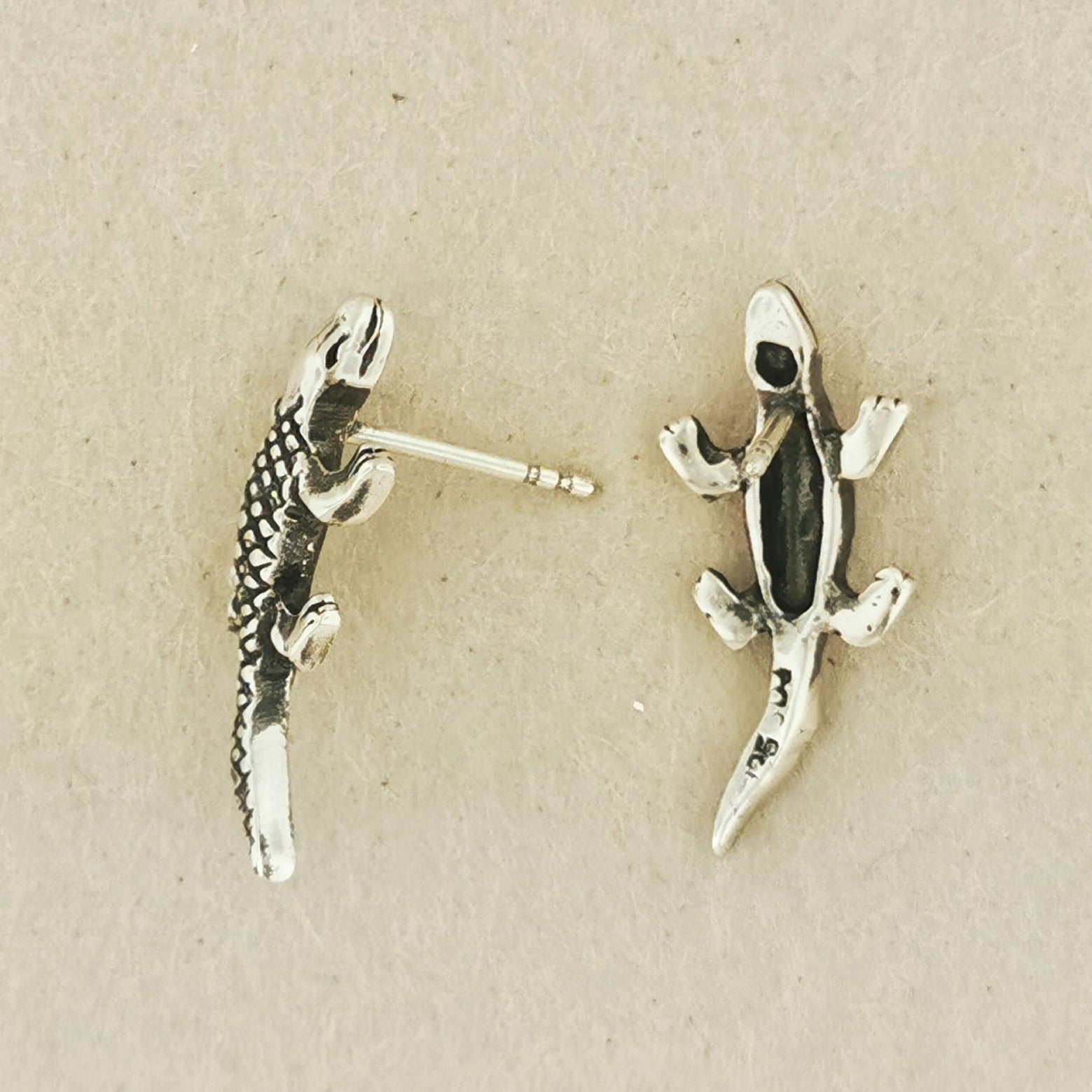 Handmade sterling silver alligator stud earrings with detailed reptile design – Le Dragon Argenté