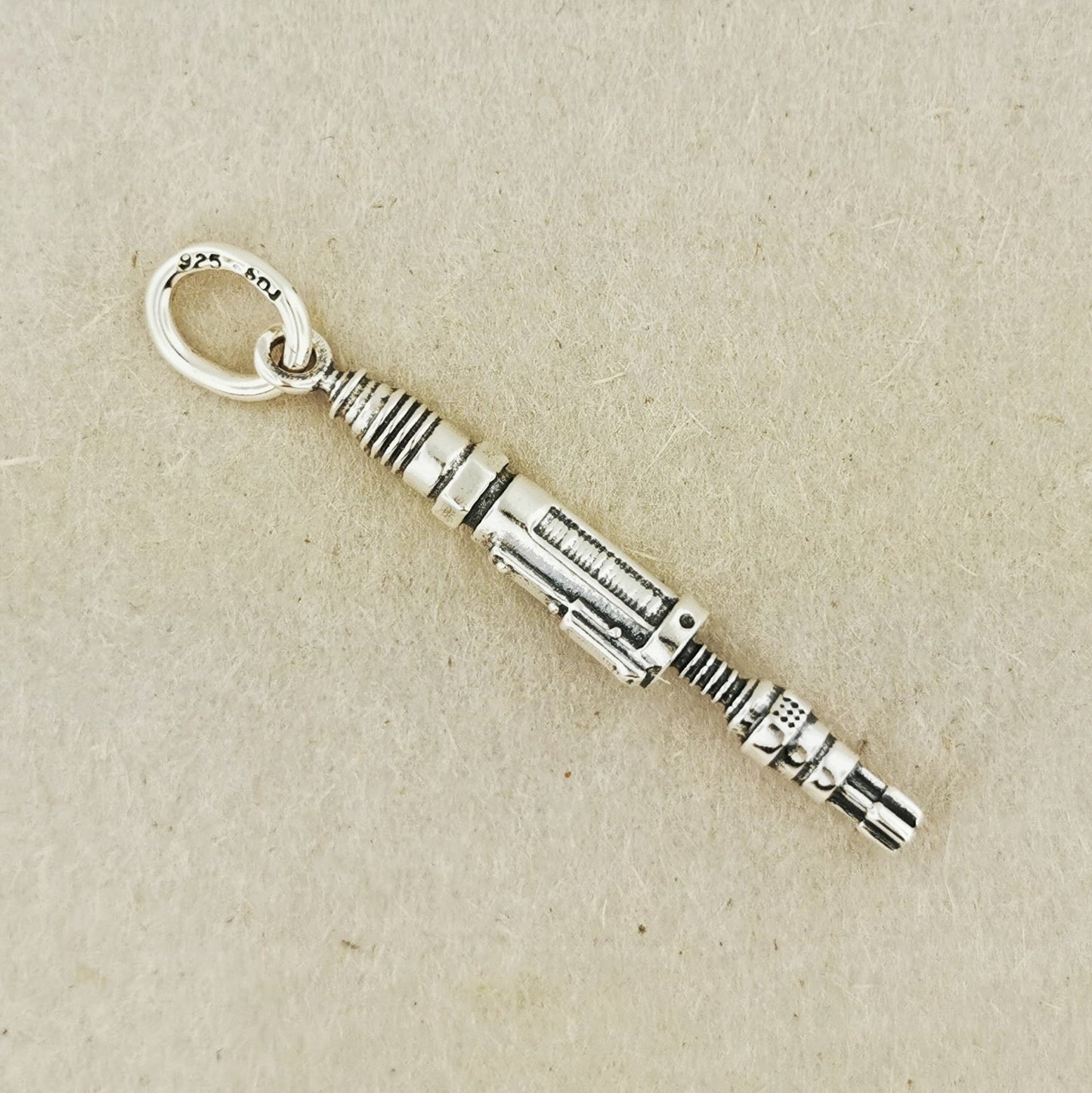 The Master's Sonic Screwdriver Pendant in Sterling Silver - Le Dragon Argenté