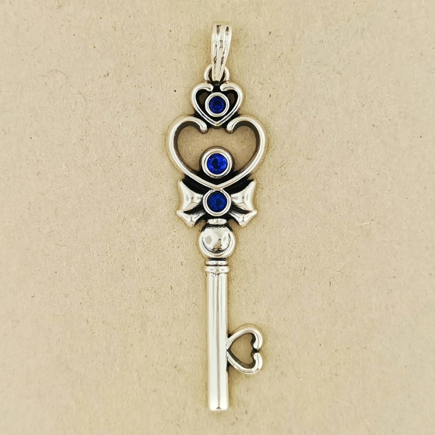 Time Key Pendant - Le Dragon Argenté
