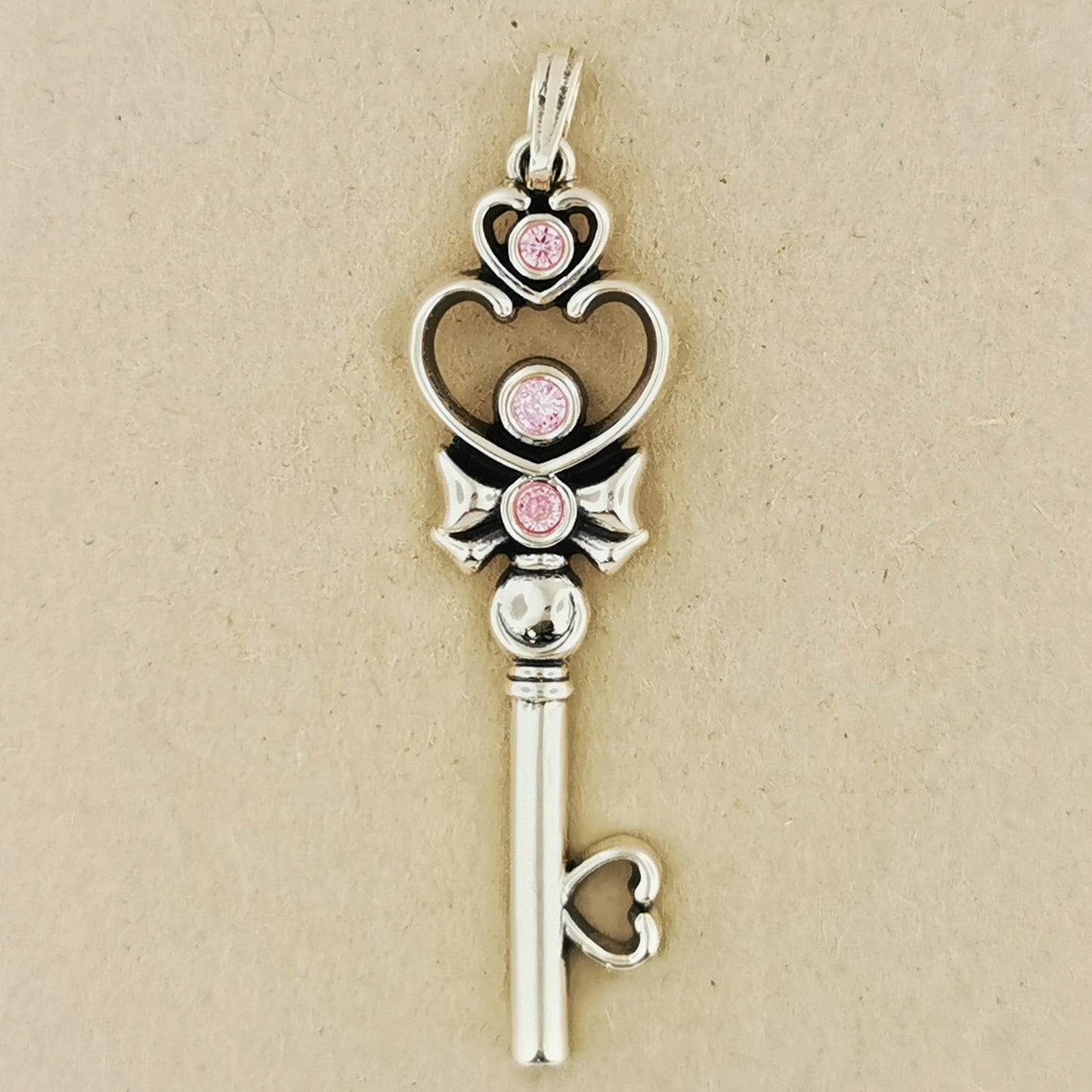 Time Key Pendant - Le Dragon Argenté